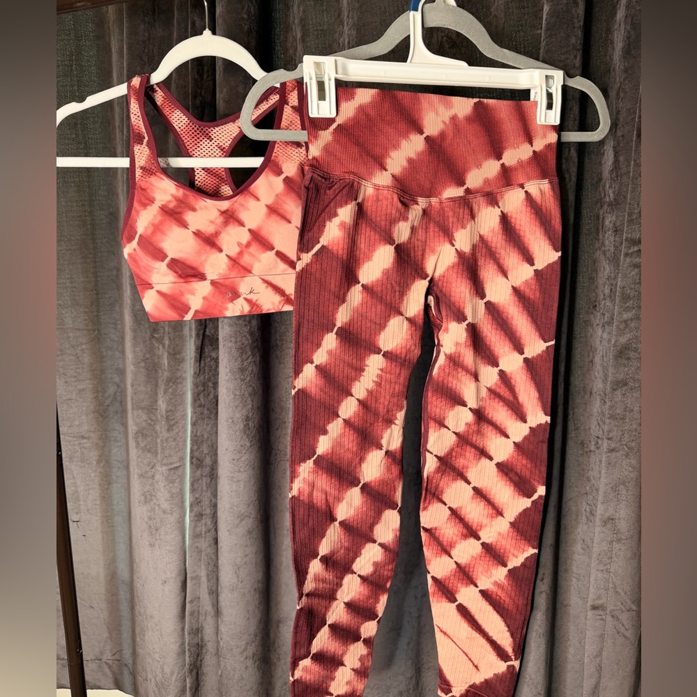 PINK Victoria's Secret Burgundy Tie-Dye Sports Bra